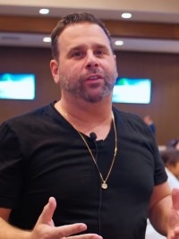 رندال امت