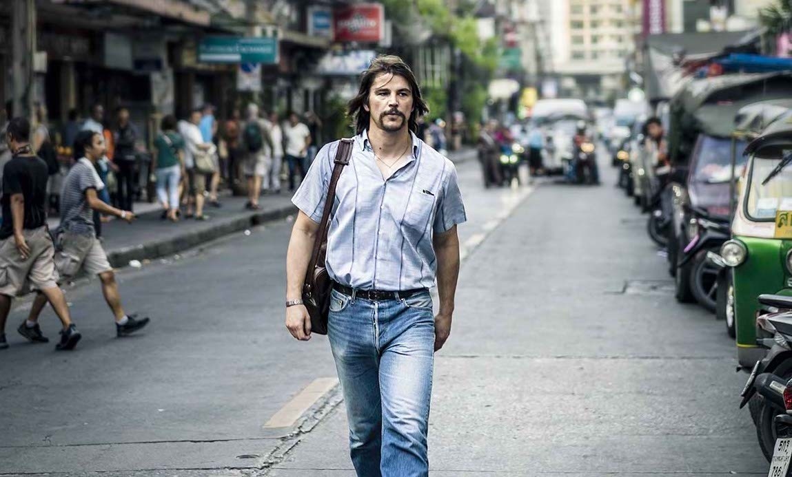تحت تعقیب